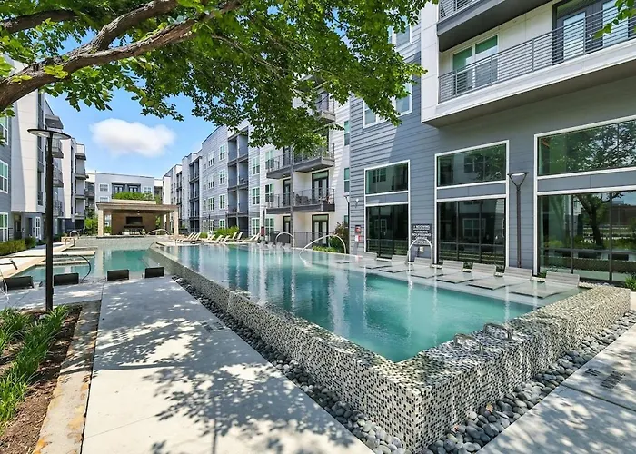 12 Stylish 2b By Golf, Yoga Studio, Pool And Gym, Golf Simulator Apartment *