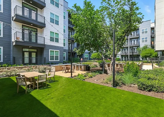 12 Stylish 2b By Golf, Yoga Studio, Pool And Gym, Golf Simulator * Fort Worth