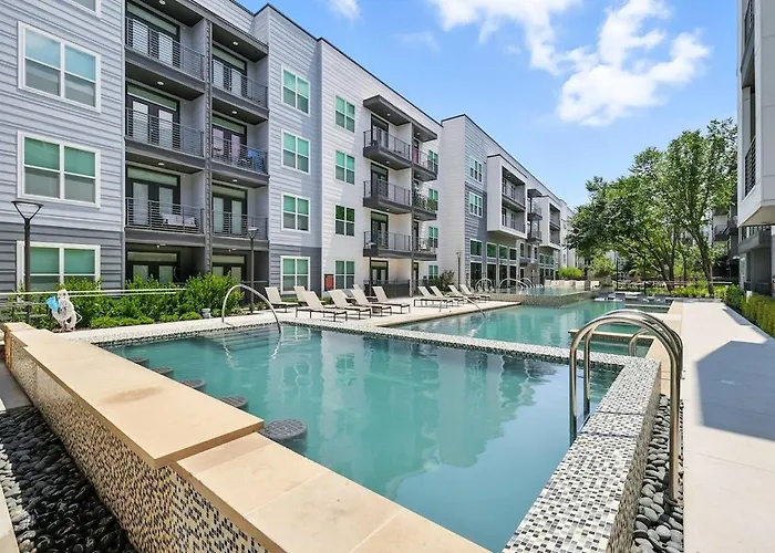12 Stylish 2b By Golf, Yoga Studio, Pool And Gym, Golf Simulator * Fort Worth