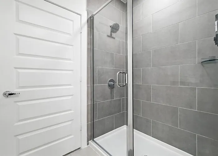 12 Stylish 2b By Golf, Yoga Studio, Pool And Gym, Golf Simulator Apartment *
