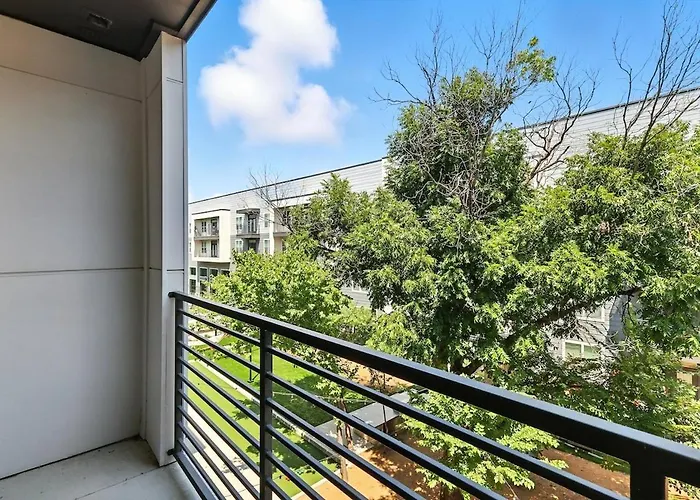 Apartment 12 Stylish 2b By Golf, Yoga Studio, Pool And Gym, Golf Simulator