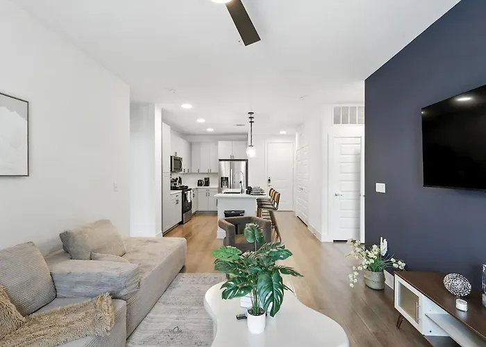 12 Stylish 2b By Golf, Yoga Studio, Pool And Gym, Golf Simulator Fort Worth