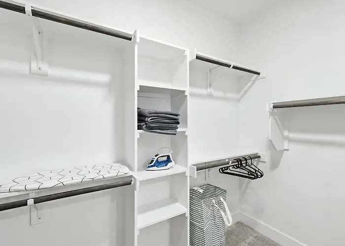 12 Stylish 2b By Golf, Yoga Studio, Pool And Gym, Golf Simulator Apartment *